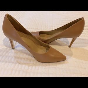 Brown camel heels size 7.5